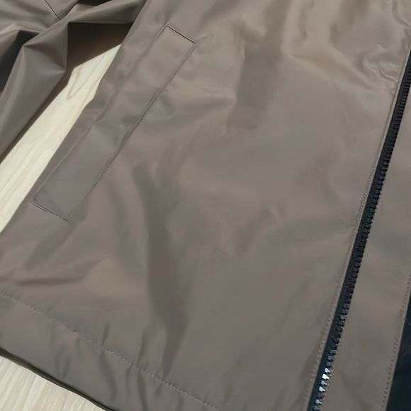 XS Banana Republic Windbreaker - Picture 4 of 6